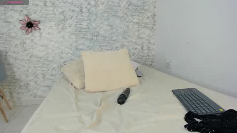 Snapshot of canhela1 chatting on January 9, 4:19 am Canhela online show from January 9, 4:19 am