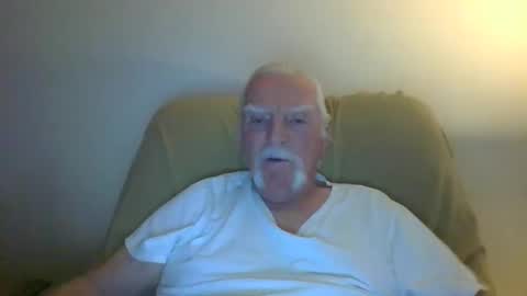 Snapshot of capecod21 chatting on February 4, 9:52 pm capecod21 online show from February 4, 9:52 pm