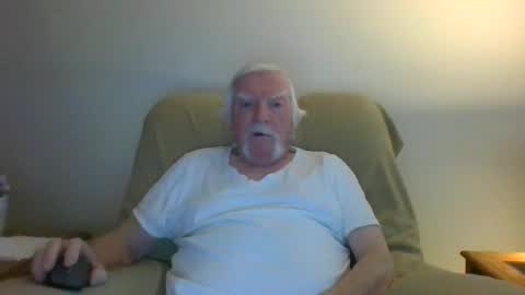 Snapshot of capecod21 chatting on February 22, 11:46 am capecod21 online show from February 22, 11:46 am