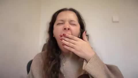 Snapshot of cappuccinokiss chatting on October 1, 5:46 am Emma online show from October 1, 5:46 am