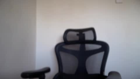 Snapshot of cappuccinokiss chatting on October 17, 7:11 am Emma online show from October 17, 7:11 am