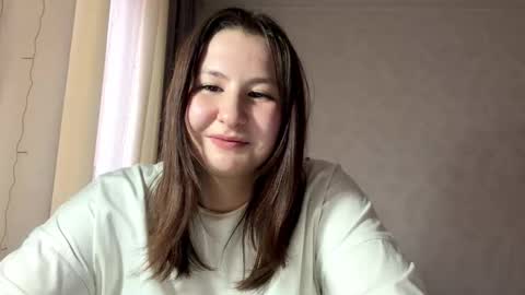 Snapshot of capricenichlos chatting on March 4, 12:11 pm May online show from March 4, 12:11 pm