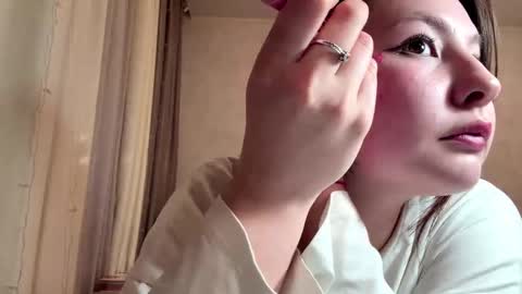 Snapshot of capricenichlos chatting on March 5, 4:47 pm May online show from March 5, 4:47 pm