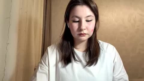 Snapshot of capricenichlos chatting on March 6, 5:31 pm May online show from March 6, 5:31 pm