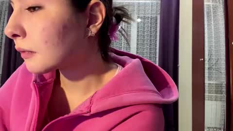 Snapshot of capricenichlos chatting on March 8, 5:06 pm May online show from March 8, 5:06 pm