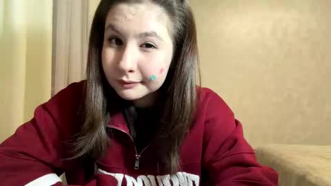 Snapshot of capricenichlos chatting on March 15, 6:14 pm May online show from March 15, 6:14 pm