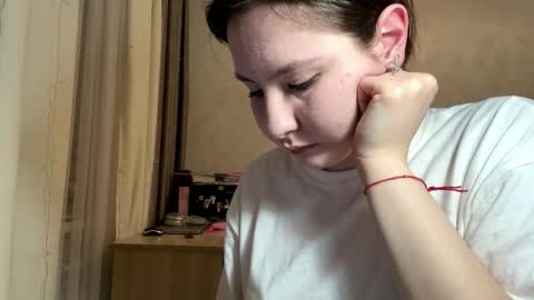 Snapshot of capricenichlos chatting on March 30, 6:42 pm May online show from March 30, 6:42 pm