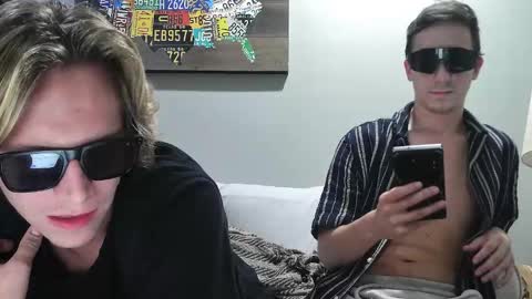 captain_chris8 online show from October 16, 1:28 am