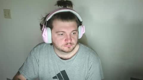 Snapshot of captianplanet1313 chatting on November 3, 1:23 pm captianplanet1313 online show from November 3, 1:23 pm