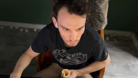 Snapshot of capybaro chatting on December 24, 9:50 am Neirone online show from December 24, 9:50 am