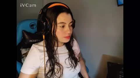 cara890713 online show from December 30, 11:48 am
