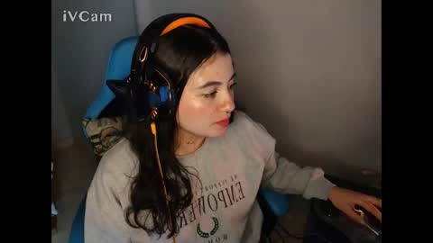 cara890713 online show from January 3, 11:23 pm