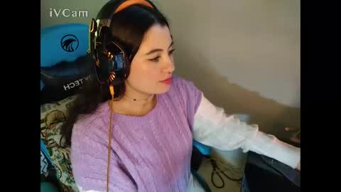 cara890713 online show from January 6, 2:36 pm