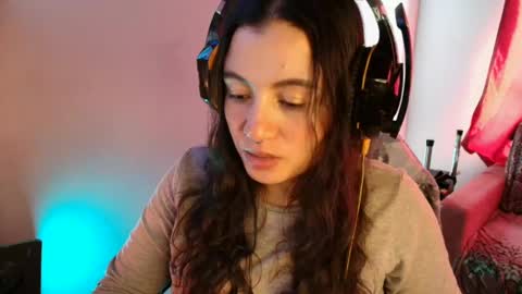 cara890713 online show from February 18, 12:49 pm