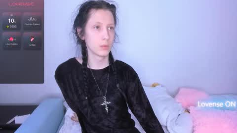 CaraDelfie online show from February 1, 12:37 pm