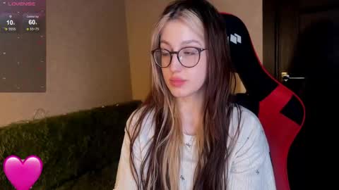 caramel_95 online show from March 20, 8:35 pm