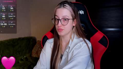 caramel_95 online show from March 24, 8:14 pm