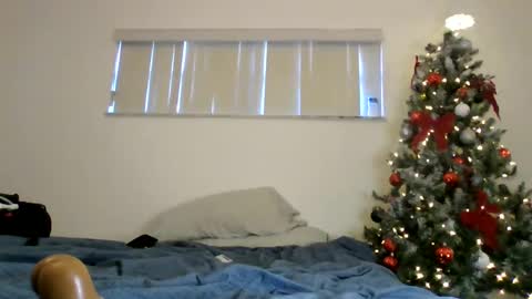 Snapshot of caramelmami26 chatting on December 20, 9:28 pm caramelmami26 online show from December 20, 9:28 pm