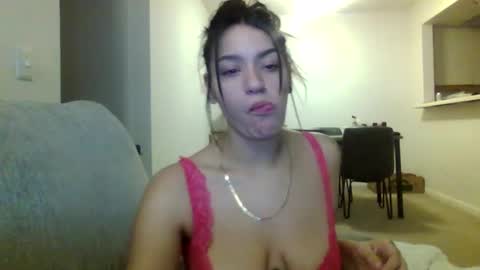 Snapshot of caramelmami26 chatting on January 13, 8:05 am caramelmami26 online show from January 13, 8:05 am