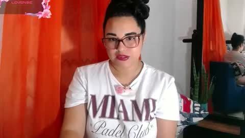 LILI online show from June 3, 11:21 pm