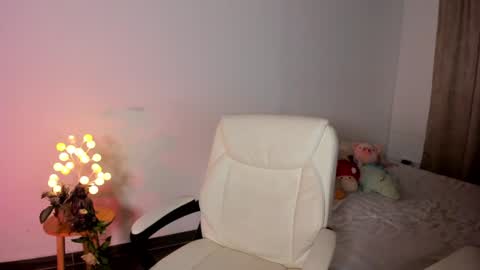              online show from February 3, 10:47 am