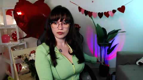 Mary online show from April 1, 9:45 pm