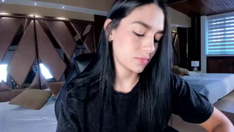 Snapshot of carina_rossi chatting on March 9, 12:53 pm Carina online show from March 9, 12:53 pm