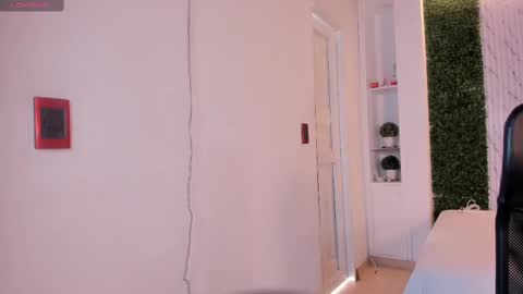 Snapshot of carina_rossi chatting on October 16, 1:01 pm Carina online show from October 16, 1:01 pm