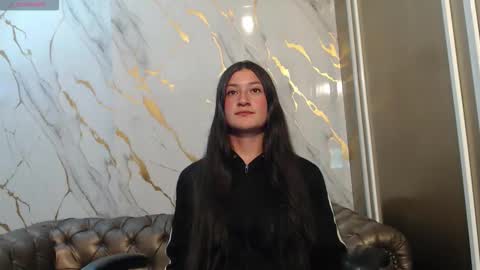 Snapshot of caritoluna_ chatting on November 2, 3:53 am Carito online show from November 2, 3:53 am