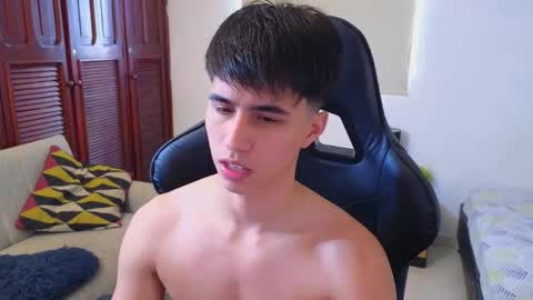 carl_dixon online show from May 18, 7:41 pm