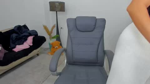 carla_devon online show from December 15, 5:01 am