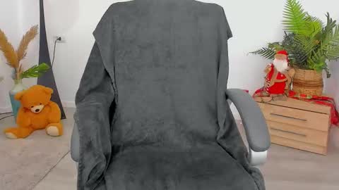 carla_devon online show from December 17, 5:57 am