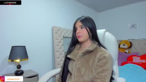 Snapshot of carla_perez_ chatting on January 2, 2:33 am carla perez 5pm 1 am online show from January 2, 2:33 am