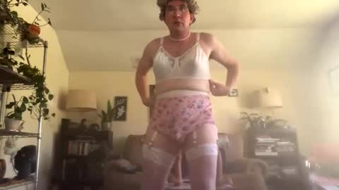 Snapshot of carlacee chatting on November 13, 3:55 pm carlacee online show from November 13, 3:55 pm