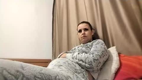 Snapshot of carlasweet00 chatting on February 13, 6:09 am carlasweet00 online show from February 13, 6:09 am