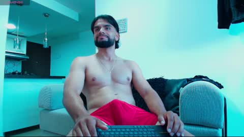 Snapshot of carlbadams96 chatting on November 7, 10:43 pm sebasfit online show from November 7, 10:43 pm