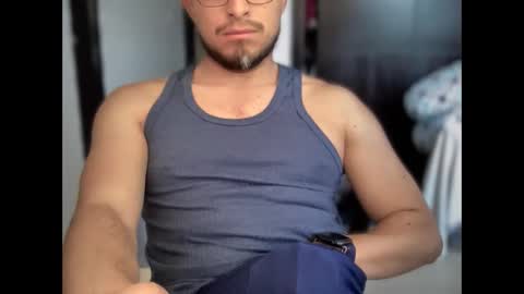 Snapshot of carlcarlinches4 chatting on February 19, 4:11 pm carlcarlinches4 online show from February 19, 4:11 pm