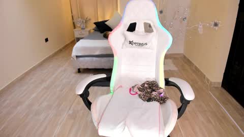 Alejandra online show from December 14, 11:01 pm