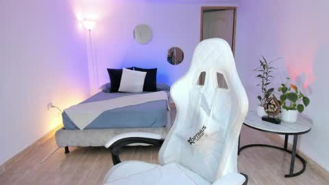 Alejandra online show from May 1, 11:20 pm