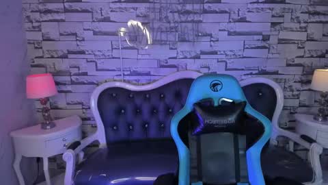 Snapshot of carlie_mayer chatting on December 28, 4:19 am CARLYE online show from December 28, 4:19 am