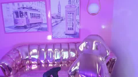 Snapshot of carlie_mayer chatting on January 18, 3:42 am CARLYE online show from January 18, 3:42 am