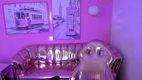 Snapshot of carlie_mayer chatting on January 31, 4:03 am CARLYE online show from January 31, 4:03 am