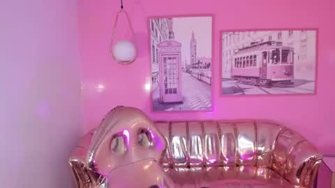 Snapshot of carlie_mayer chatting on March 1, 4:04 am CARLYE online show from March 1, 4:04 am