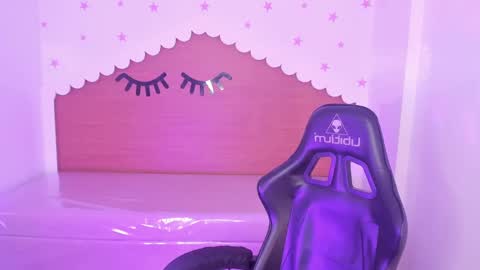 Snapshot of carlie_mayer chatting on September 13, 3:06 am CARLYE online show from September 13, 3:06 am