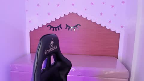 Snapshot of carlie_mayer chatting on September 16, 2:56 am CARLYE online show from September 16, 2:56 am