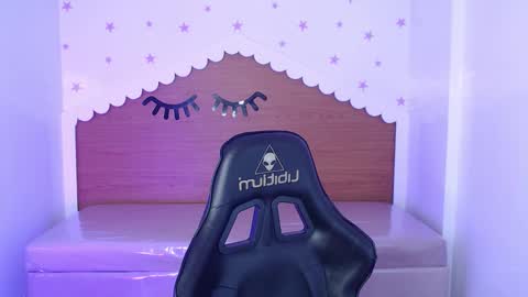 Snapshot of carlie_mayer chatting on October 18, 2:58 am CARLYE online show from October 18, 2:58 am