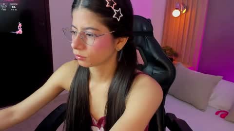 Snapshot of carlina_15 chatting on June 9, 12:39 pm C A R L I N A online show from June 9, 12:39 pm