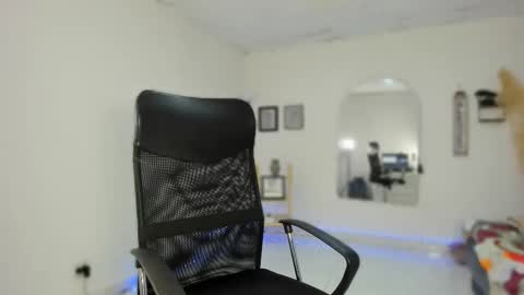 master online show from November 6, 11:33 am