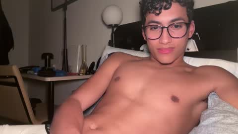 Snapshot of carlitossmith chatting on February 13, 8:43 am Carlitos online show from February 13, 8:43 am