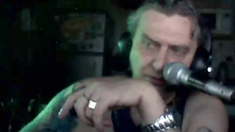 carlos712009 online show from April 25, 7:44 am